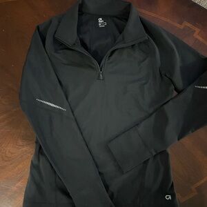 GapFit Black long sleeve fitted top with thumb holes